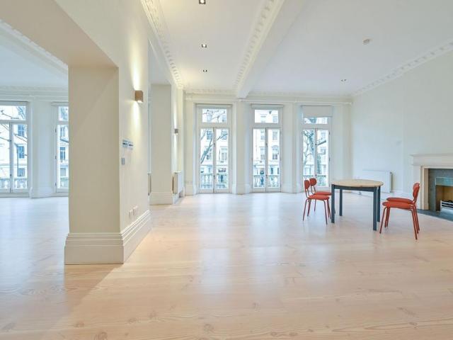 Apartment for rent in Brompton, Greater London