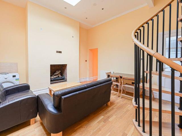 Apartment for rent in South Kensington, Greater London