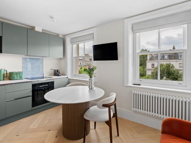 Studio for rent in Brompton, Greater London