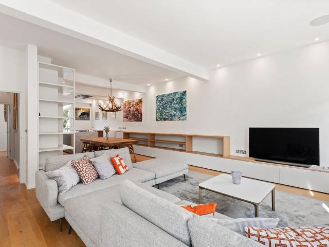 Apartment for rent in Brompton, Greater London