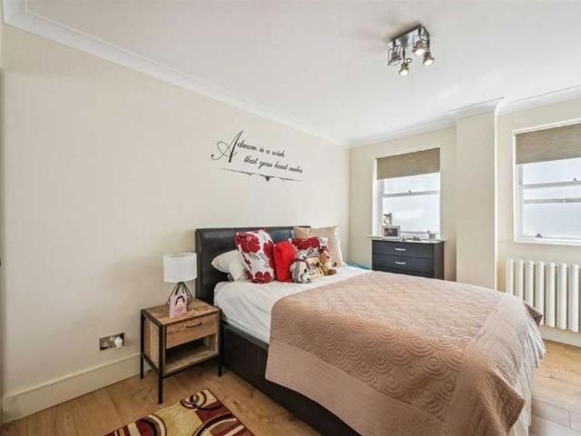 Apartment for rent in Brompton, Greater London