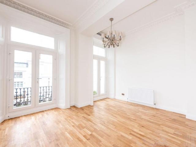 House for rent in South Kensington, Greater London