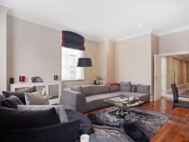 Apartment for rent in South Kensington, Greater London