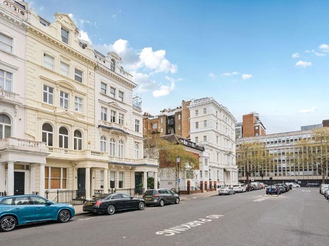 Apartment for rent in South Kensington, Greater London