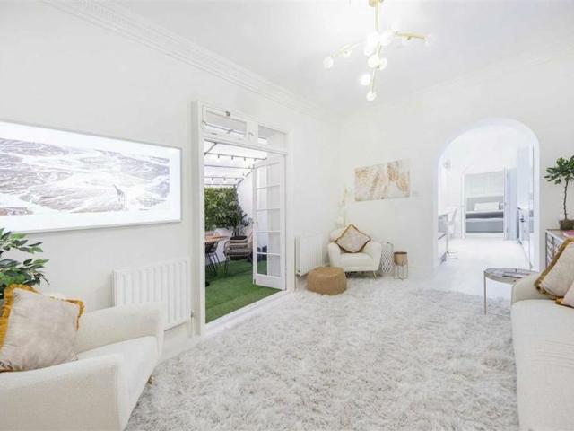 Apartment for rent in South Kensington, Greater London