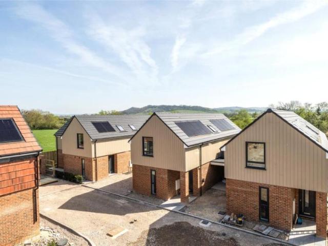 Property for sale in Teddington, Pamington