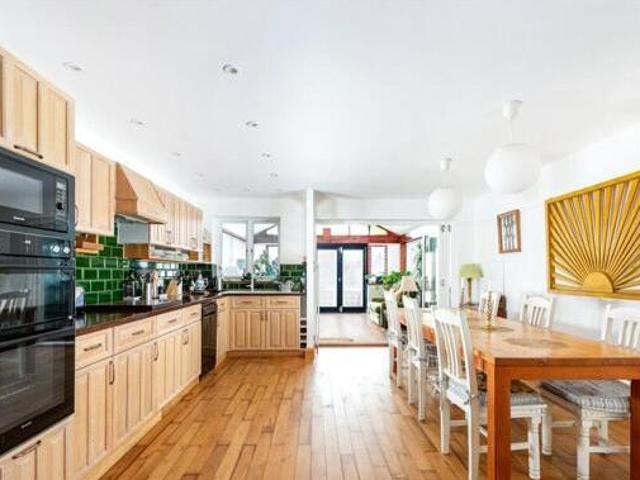 House for sale in Northampton, Northamptonshire