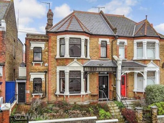 House for sale in Upton, Acol