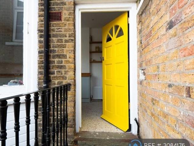Apartment for rent in Buckhurst Hill, Epping Forest