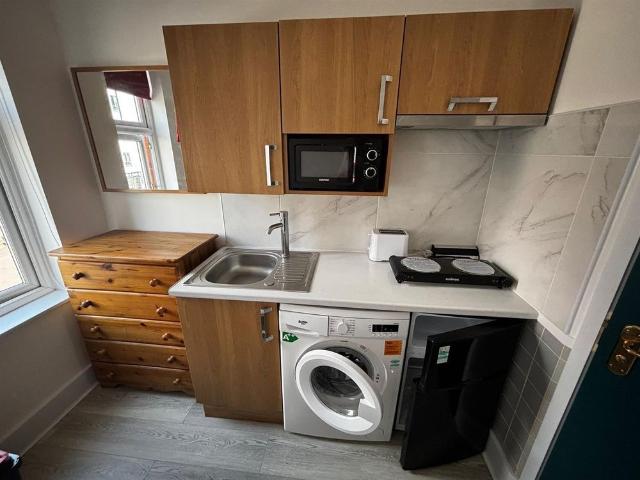 Apartment for rent in Spon End, West Midlands