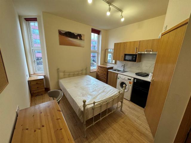 Studio for rent in Spon End, West Midlands