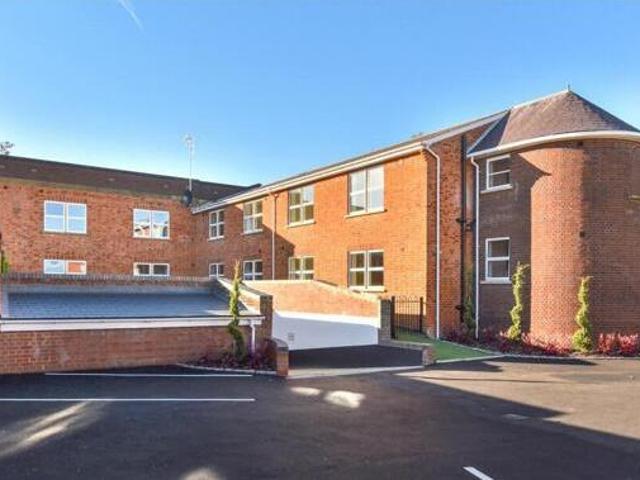 House for sale in Farnborough, Hampshire