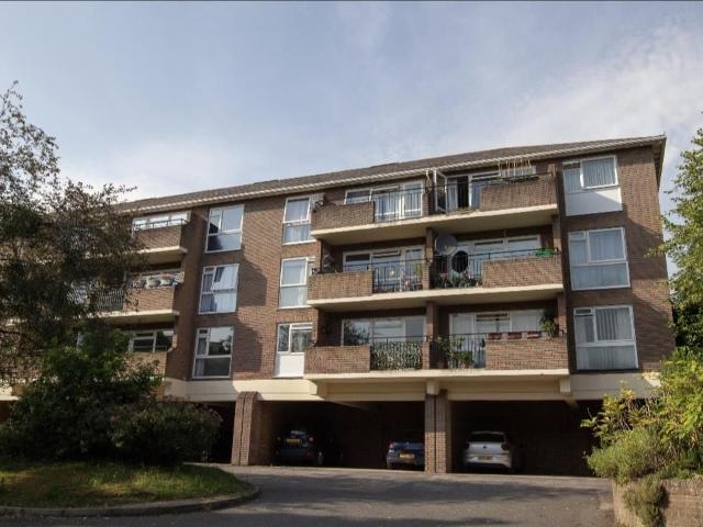 Apartment for rent in Totteridge, Cressex