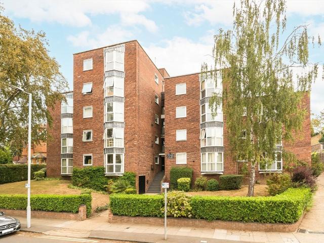 Apartment for rent in Norbiton, Greater London