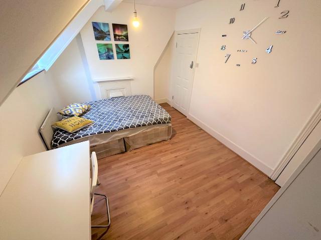 Room for rent in Hendon Central, Greater London