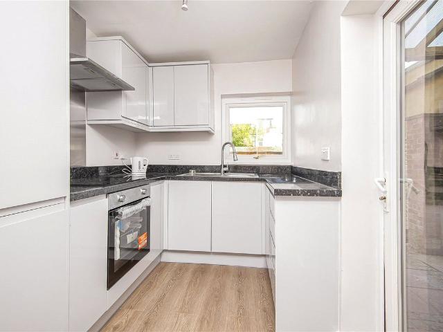 House for rent in Motspur Park, Greater London