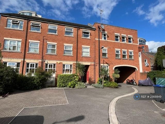 House for rent in Newtown, Reading