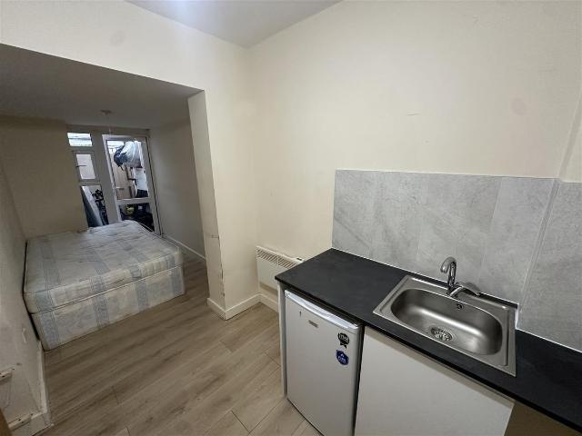 Studio for rent in London Borough of Ealing, Greater London