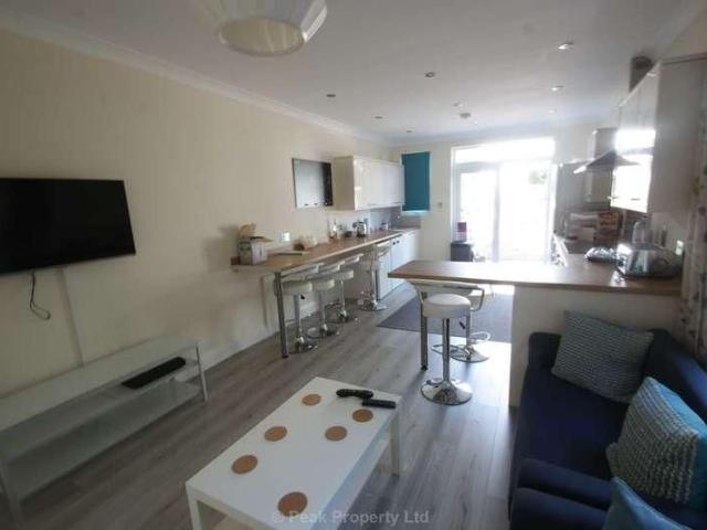 House for rent in Southend City Centre Neighbourhood, Alton Barnes