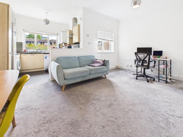 Apartment for rent in St Margarets, Greater London
