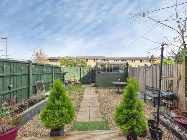 Apartment for rent in St Margarets, Greater London
