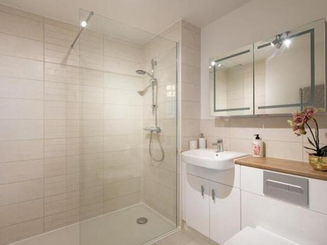 House for sale in Weybridge, Elmbridge