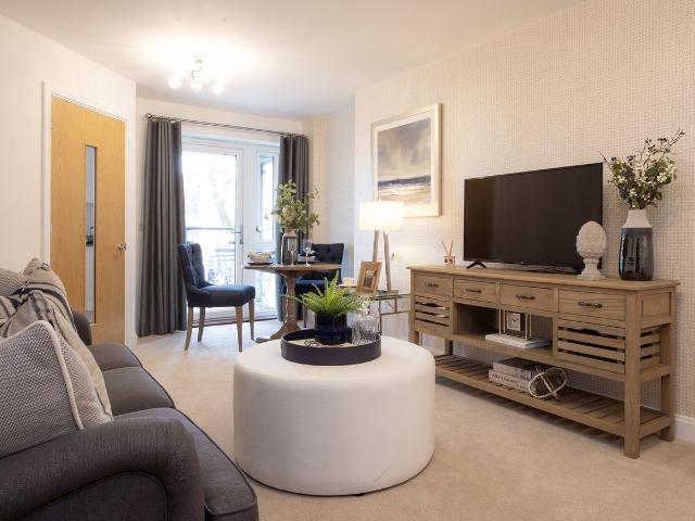 Apartment for rent in Blackhills, Surrey