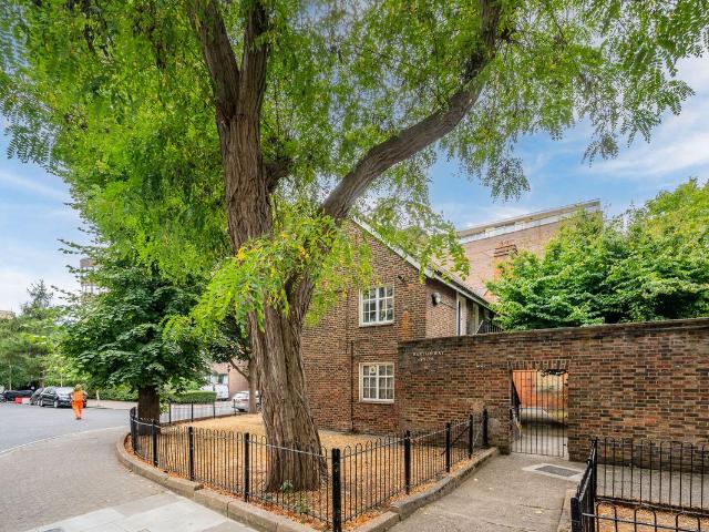 Studio for rent in St. John's Wood, Greater London