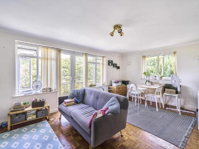 Apartment for rent in London Borough of Ealing, Perivale