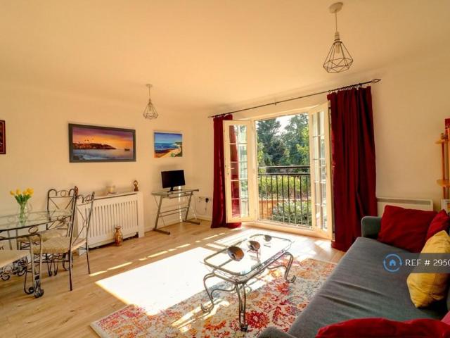 Apartment for rent in Manor Park, Greater London