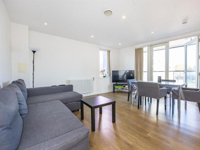 House for rent in Poplar Grove, Greater London