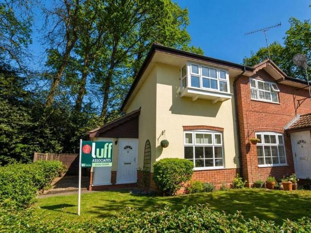 House for rent in Frogmore, Hart