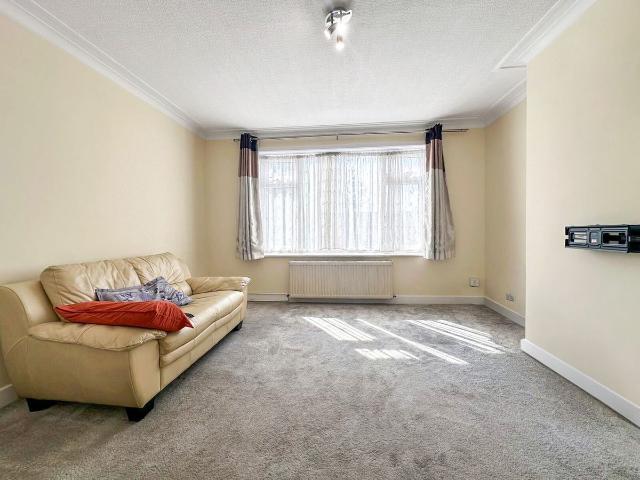 Apartment for rent in Kingsbury, Greater London