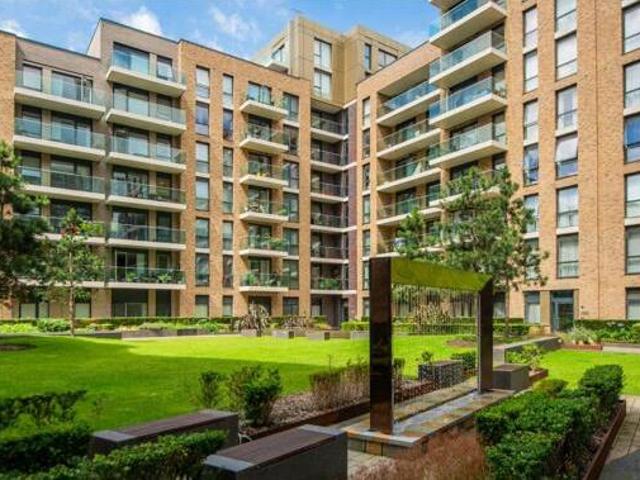 House for sale in Kingston Upon Thames, Greater London