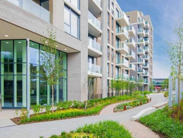 House for sale in Cat Hill, Greater London