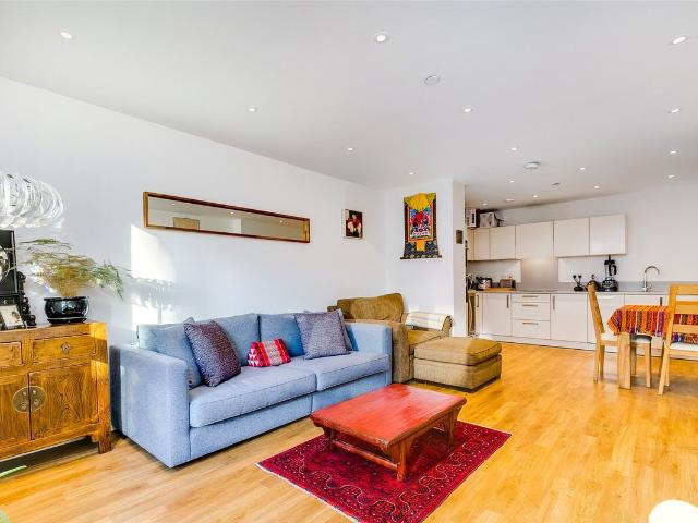 Apartment for rent in Highbury, Greater London