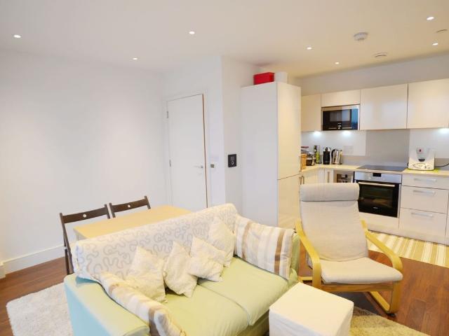 Apartment for rent in Highbury, Greater London