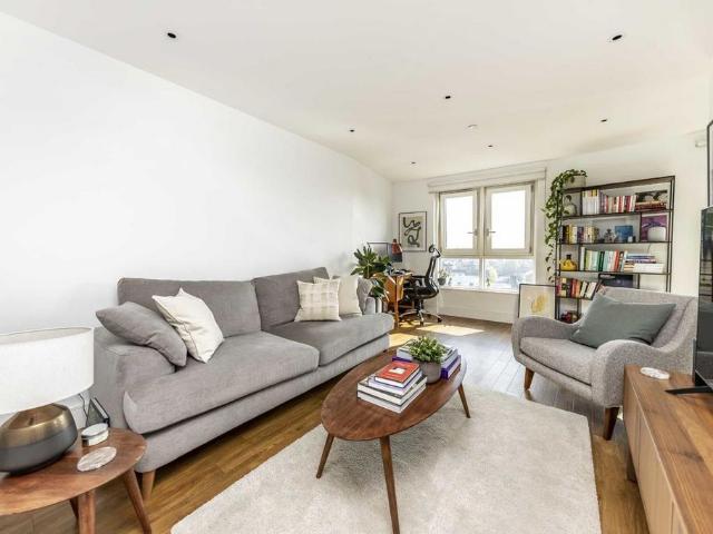 Apartment for rent in Highbury, Greater London