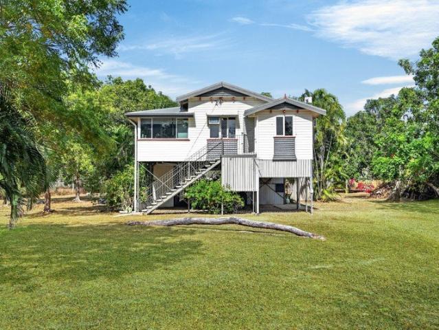 Cottage for sale in Bluewater Park, Queensland