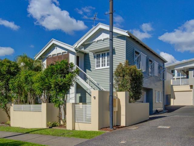 Townhouse for sale in Toombul, Queensland