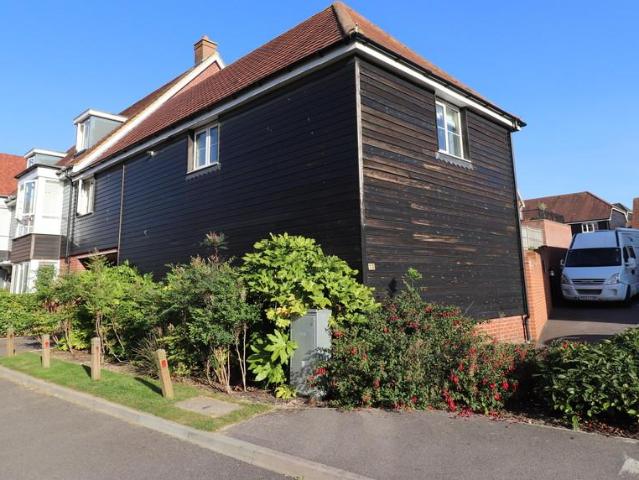 Apartment for rent in Potter's Green, Wealden
