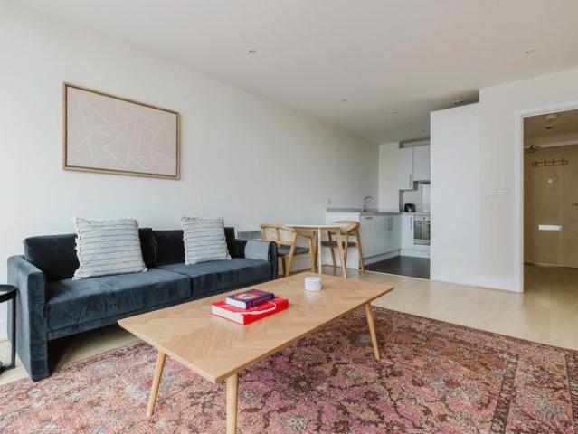 Apartment for rent in Chelsea Bridge Wharf, Greater London