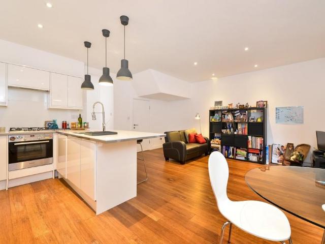 House for rent in Clapham Junction, Nine Elms