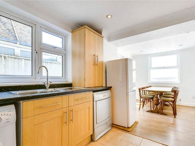 Apartment for rent in Clapham Junction, Greater London