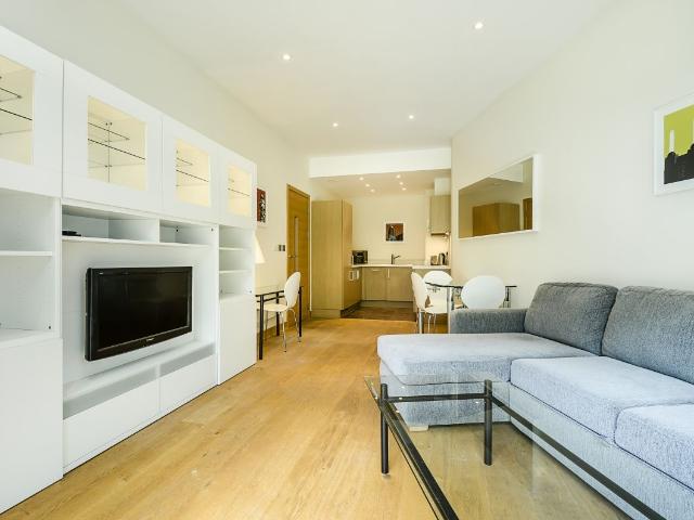 Apartment for rent in Oval, Greater London