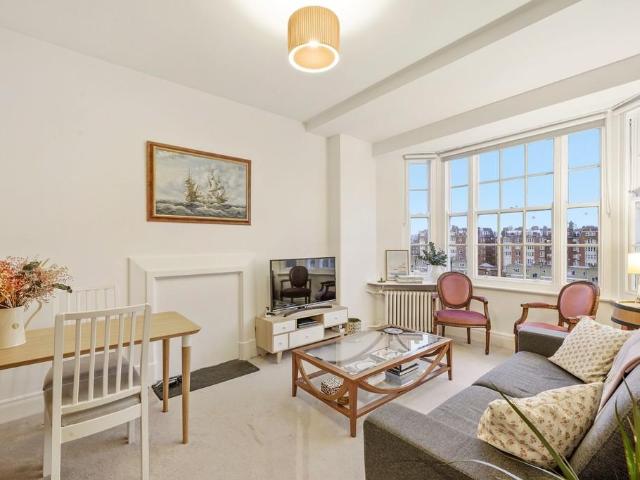 Apartment for rent in Bayswater, Greater London