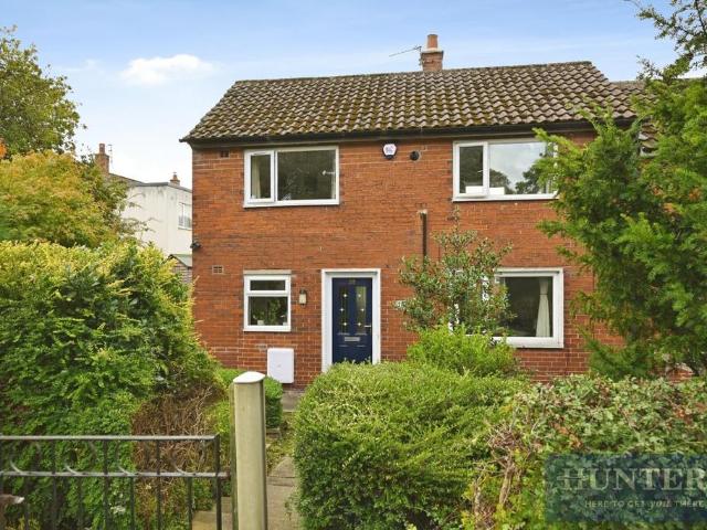 House for rent in Shaw Lane, Guiseley
