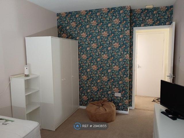 House for rent in Highfield, Pouchen End