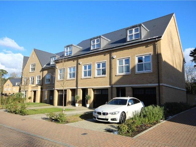 House for rent in Englefield Green, Runnymede