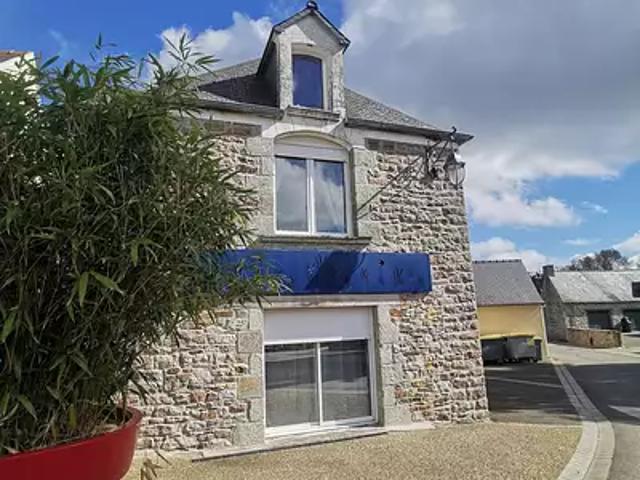 Maison vente à l'Abattoir, Quemper-Guézennec